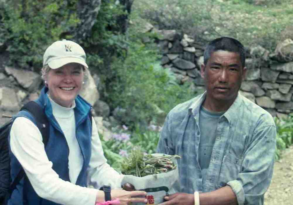 Jan Salick, Senior Curator of Ethnobotany, Missouri Botanical Garden, with Tibetan medicinal plant collector (photo by George Yatskievych).