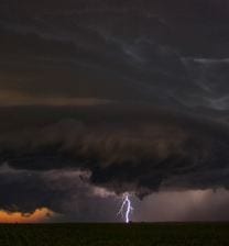 Photo of thunder and clouds. Image: Roger Hill/Science Photo Library)