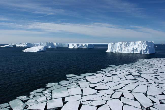 Image of an iceberg breaking apart. Credit: USGCRP