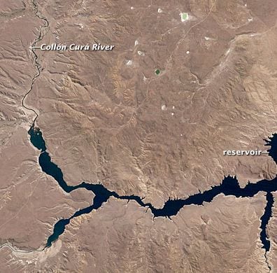 Image of the Piedra del Águila Dam along the Limay River. Credit: NASA Earth Observatory