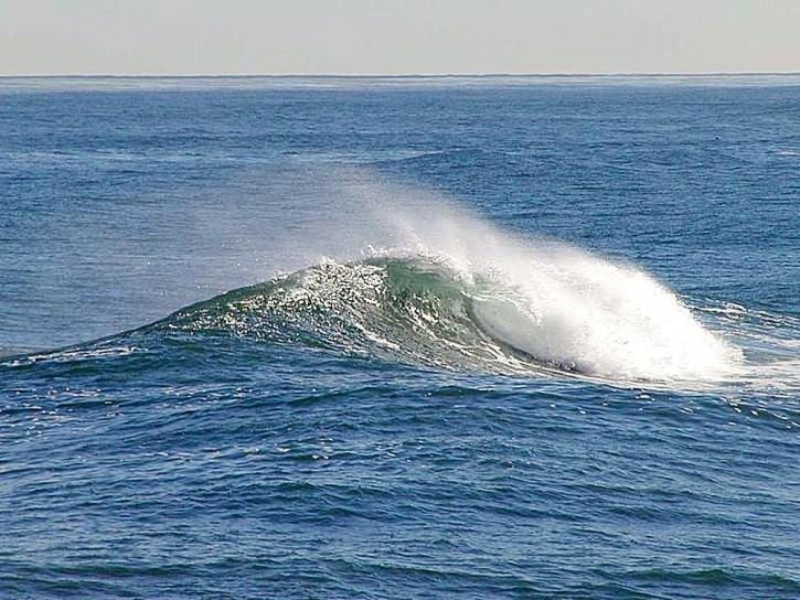 Ocean waves. Photo by Jon Sullivan