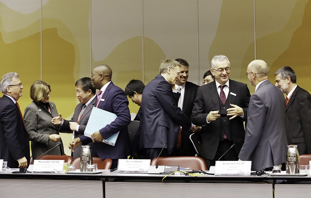 Bruno Oberle, State Secretary, FOEN, Switzerland, GEO Co-Chairs and Ministerial Summit Co-Chairs congratulate each other after the successful conclusion of the Summit. Image credit: GEO.