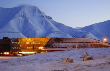Image of the Svalbard Science Center. Image via WikiArquitectura.