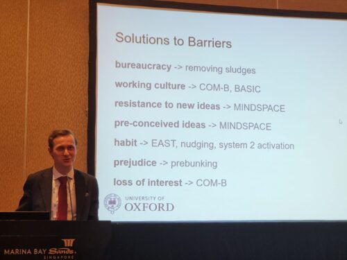 Dr. Rakoen Maertens delivering his talk at the panel, summarizing tools and techniques for applying or using behavioural science in oceanic engineering outreach
